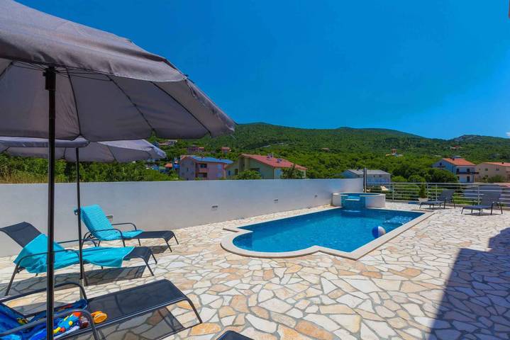 Apartament wakacyjny dla 8 osób, z balkon i ogród w Klenovica