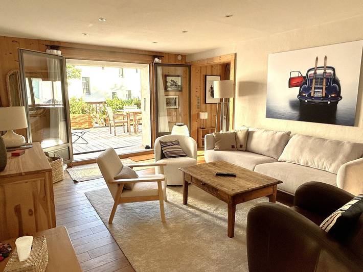 Gîte pour 7 personnes, avec terrasse dans Office de Tourisme de Megeve