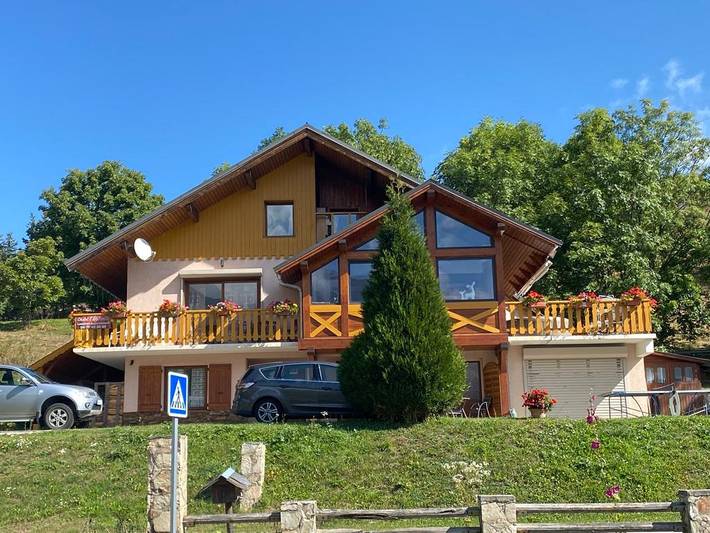 Gîte for 10 people, with garden and terrace - 1