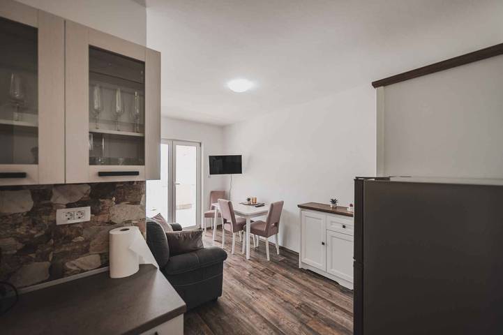 Ferienwohnung für 4 Personen, mit Garten in Dobrinj