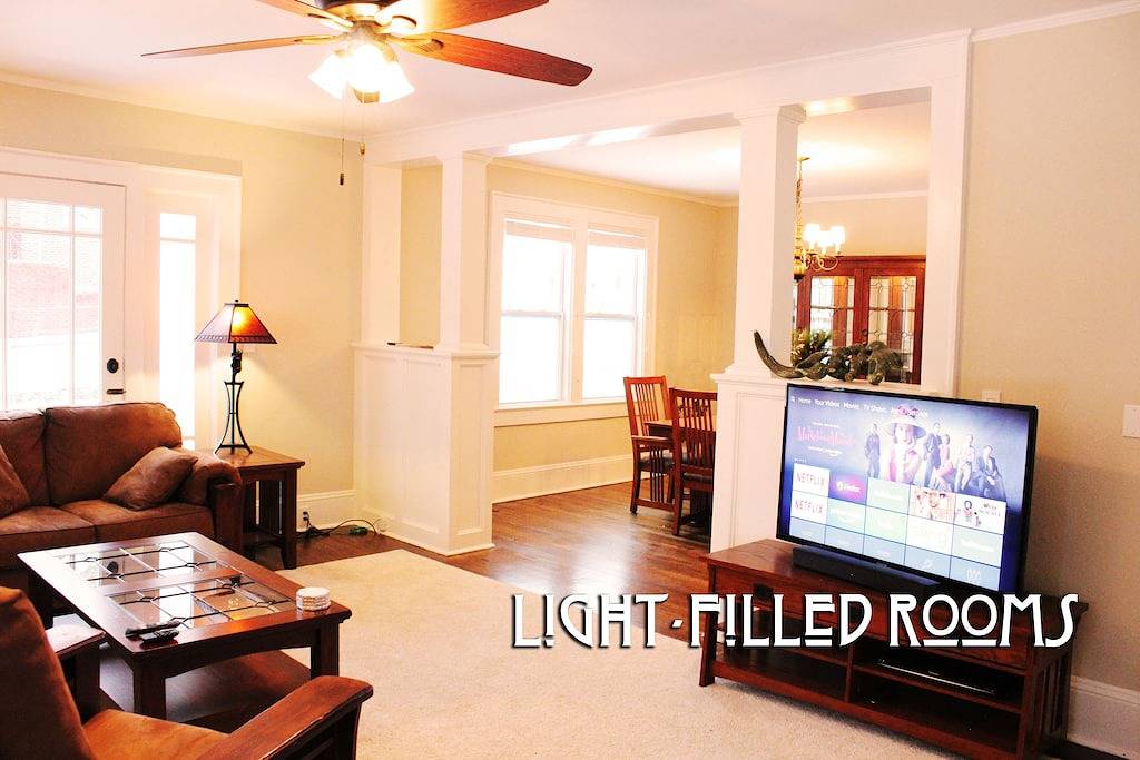 Intro Pricing - Braeburn Bungalow - Historisch & zu Fuß in die Innenstadt von Hendersonville in Hendersonville, Henderson County (NC)