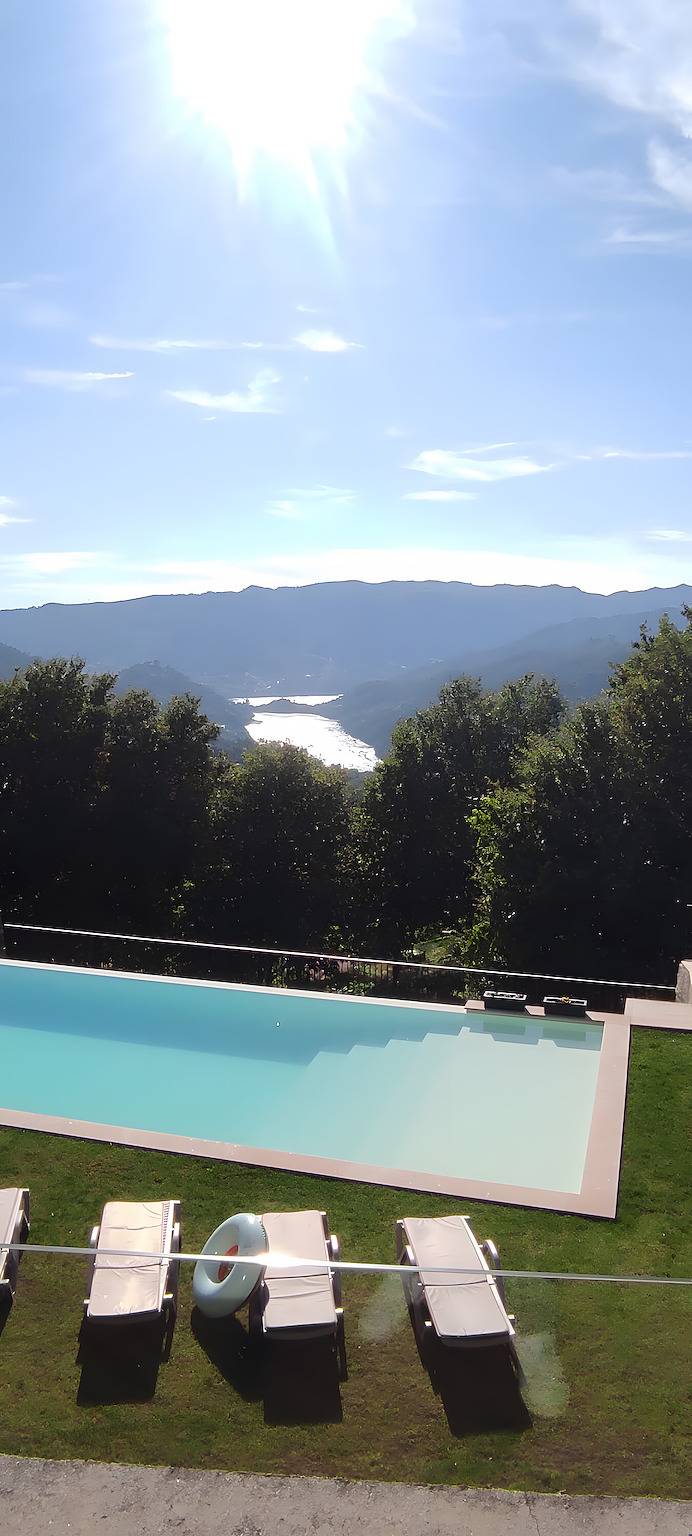 Casa vacanze 'Villacella - Gerês' con vista sulle montagne, Wi-Fi e aria condizionata in Louredo, Distretto de Braga