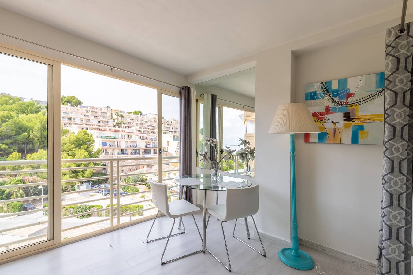 Entire apartment, Apartment Zeus with Shared Pool, A/C & Wi-Fi in La Manzanera, Calpe