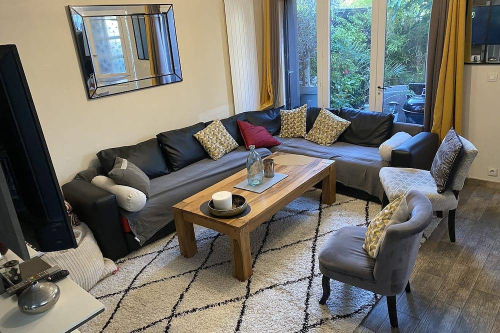 Superbe Maison Avec Terrasse Près de Paris in Carrières-sur-Seine, Yvelines
