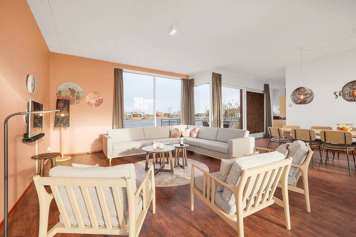 Bungalow für 10 Personen, mit Balkon/Terrasse und Terrasse in Anjum