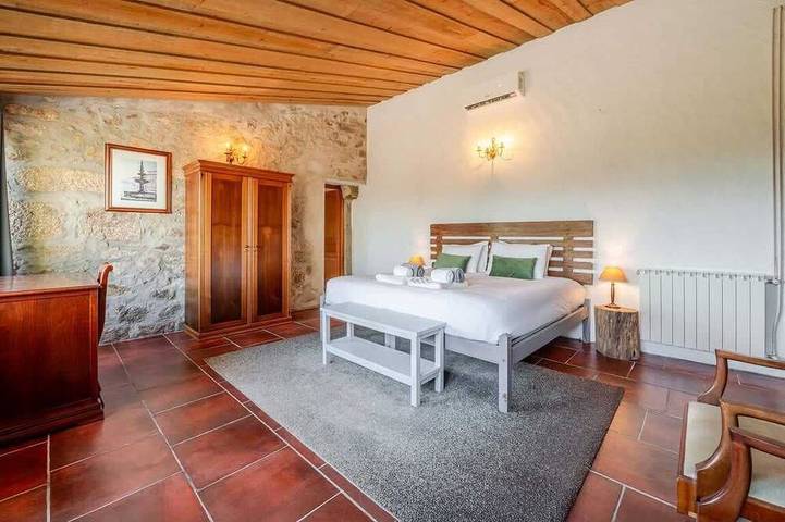 Location de vacances pour 6 personnes, avec piscine ainsi que balcon et jardin dans Barroselas - 2