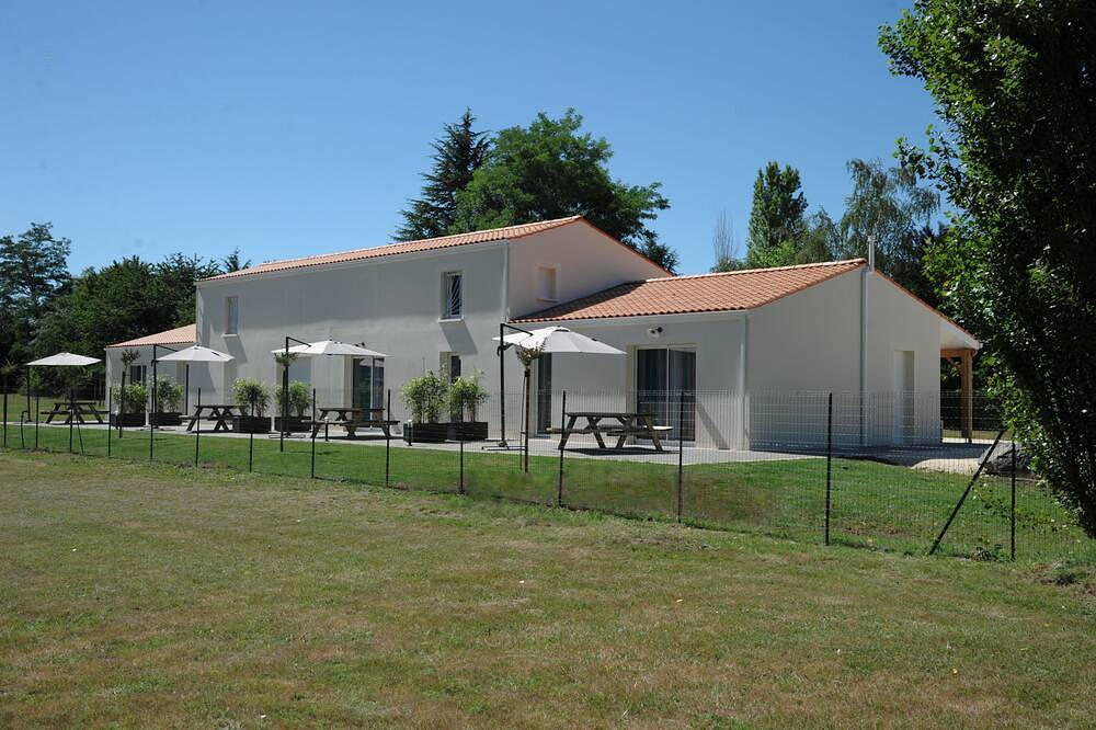 Alojamiento Casa 2 Sra Condiciono Versennes de gran tranquilidad in Saintes, Saintes region