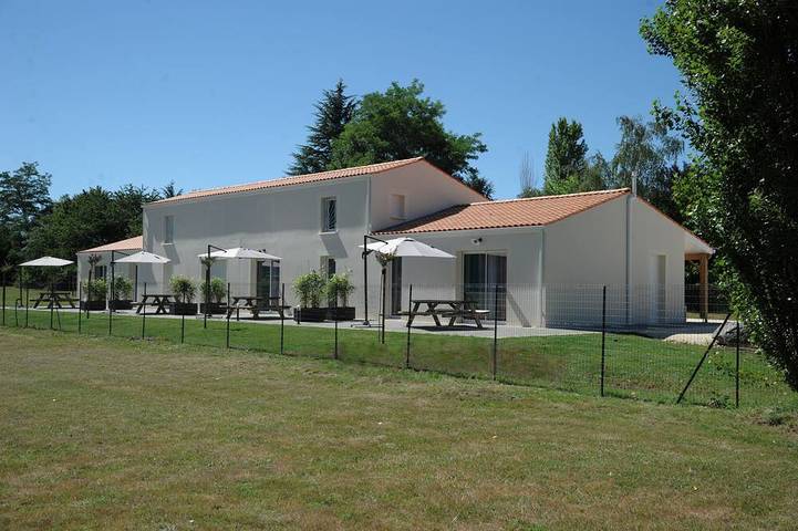 Alojamiento Casa 2 Sra Condiciono Versennes de gran tranquilidad in Saintes, Saintes region