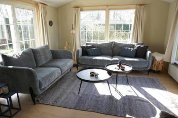 Ferienhaus für 4 Personen, mit Balkon/Terrasse und Terrasse in Groede