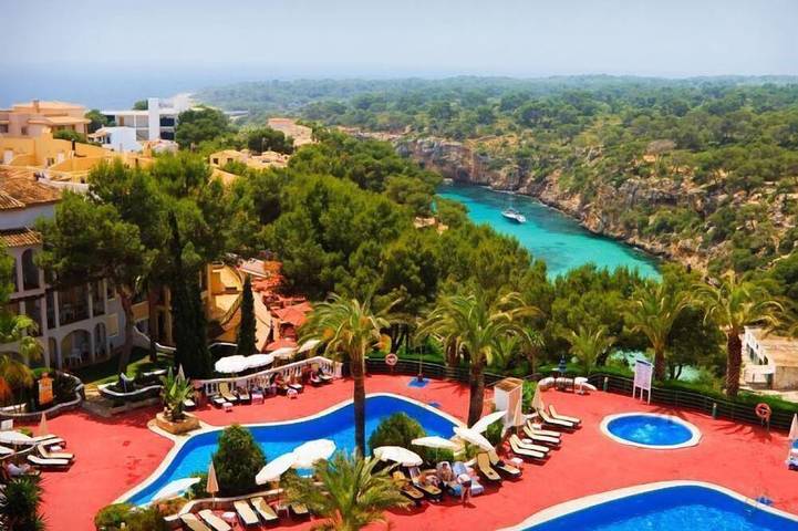 Apartamento de vacaciones para 6 personas, con balcón y jardín además de jacuzzi y piscina - 1