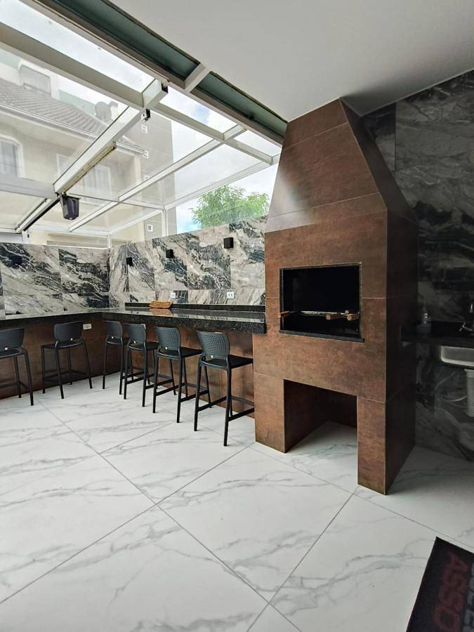 Casas e apartamentos de temporada para 13 pessoas, com jardim e vista em Curitiba