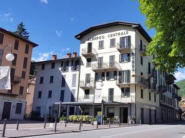 Hôtel pour 3 personnes, avec vue ainsi que sauna et jardin, animaux acceptés à San Pellegrino Terme