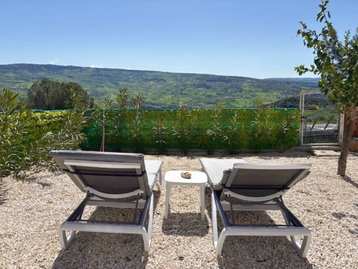 Villa für 6 Personen, mit Ausblick und Garten - 1