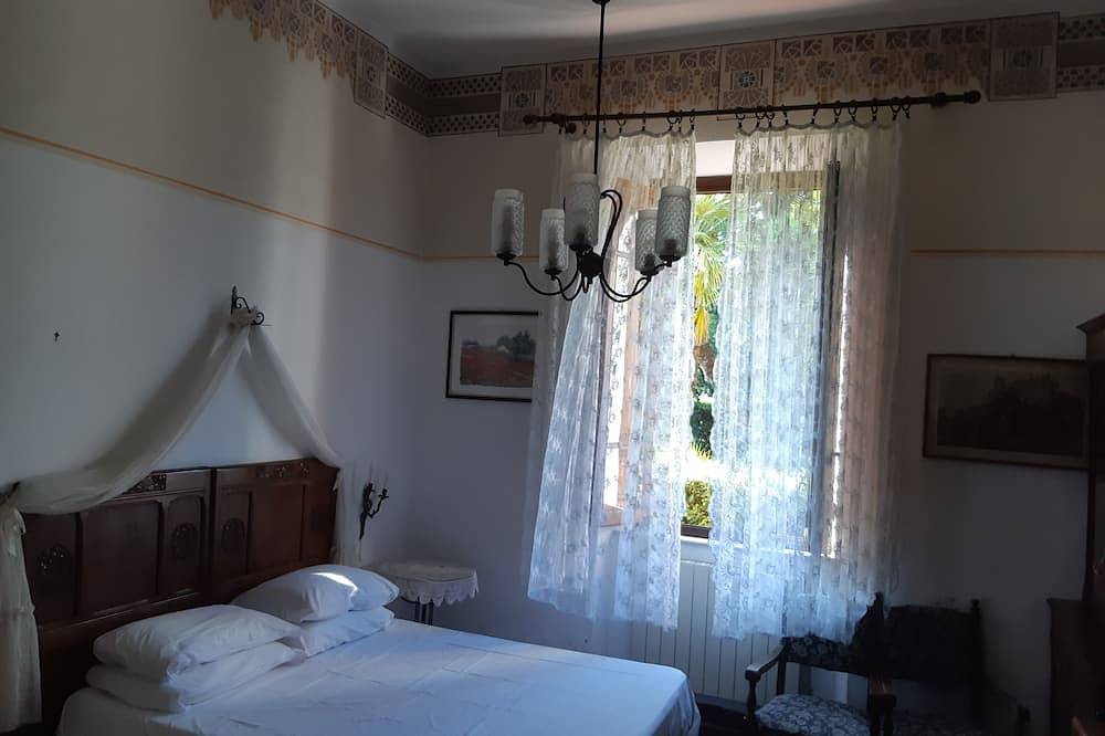 Villa Ricordi-Casa Turandot in Torre del Lago Puccini, Viareggio