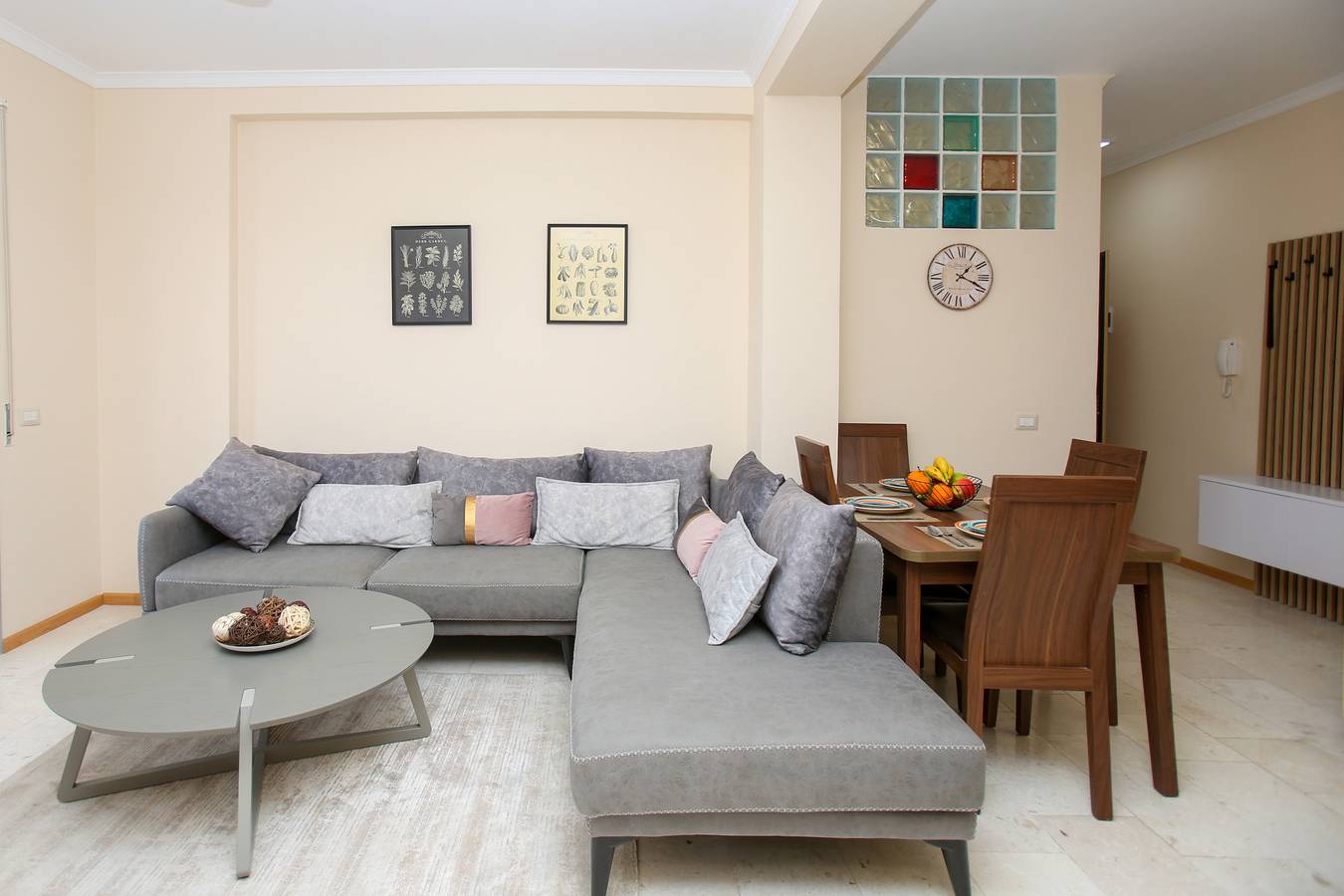 Apartamento entero, Apartamento de vacaciones para 5 personas con balcón in Vlorë (Ciudad), Vlorë