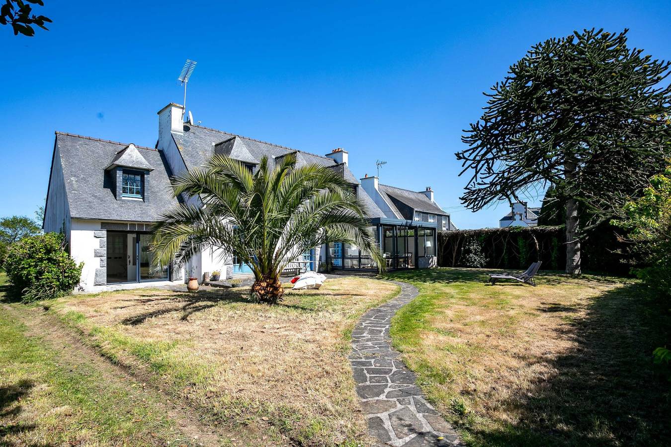 Casa vacacional 'L'hermine - Villa de encanto' con vistas al mar, terraza privada y Wi-Fi in Locquirec, Ceinture Dorée