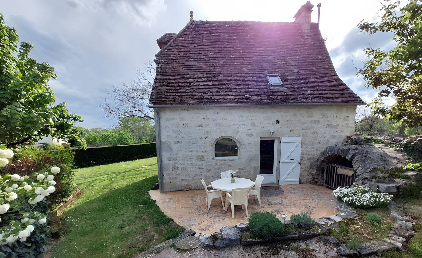 Maison de vacances « L'oustal De Lo Philomène » avec terrasse privée, jardin privé et Wi-Fi in Issendolus, Quercy