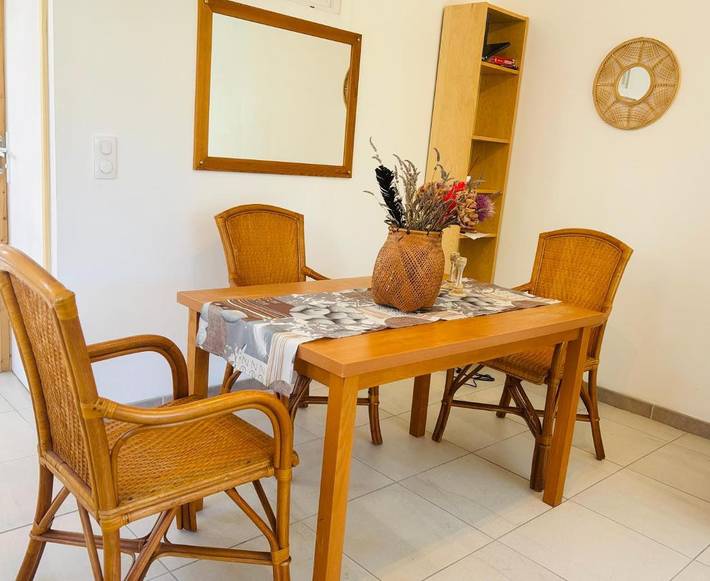 Gîte pour 3 personnes, avec vue et jardin, animaux acceptés à Juvignac - 2