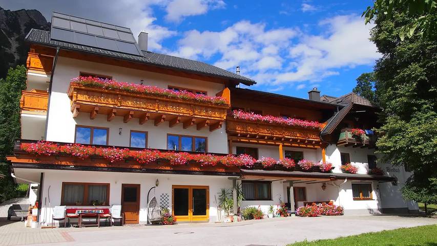 Ferienwohnung für 4 Personen, mit Balkon und Garten in Ramsau am Dachstein - 2