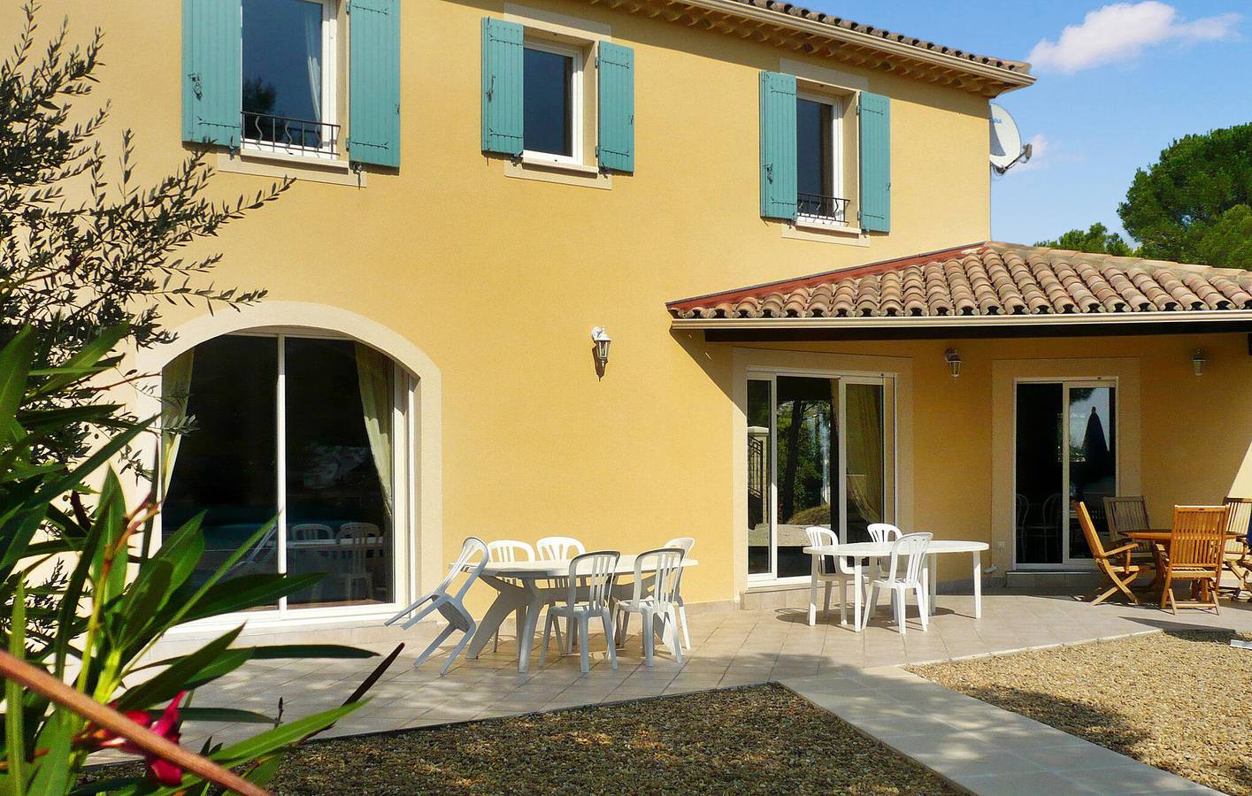 Sablet Gemütliche Wohnung mit AC, Parkplatz, Pool, Trockner & Internet in Sablet, Vaucluse