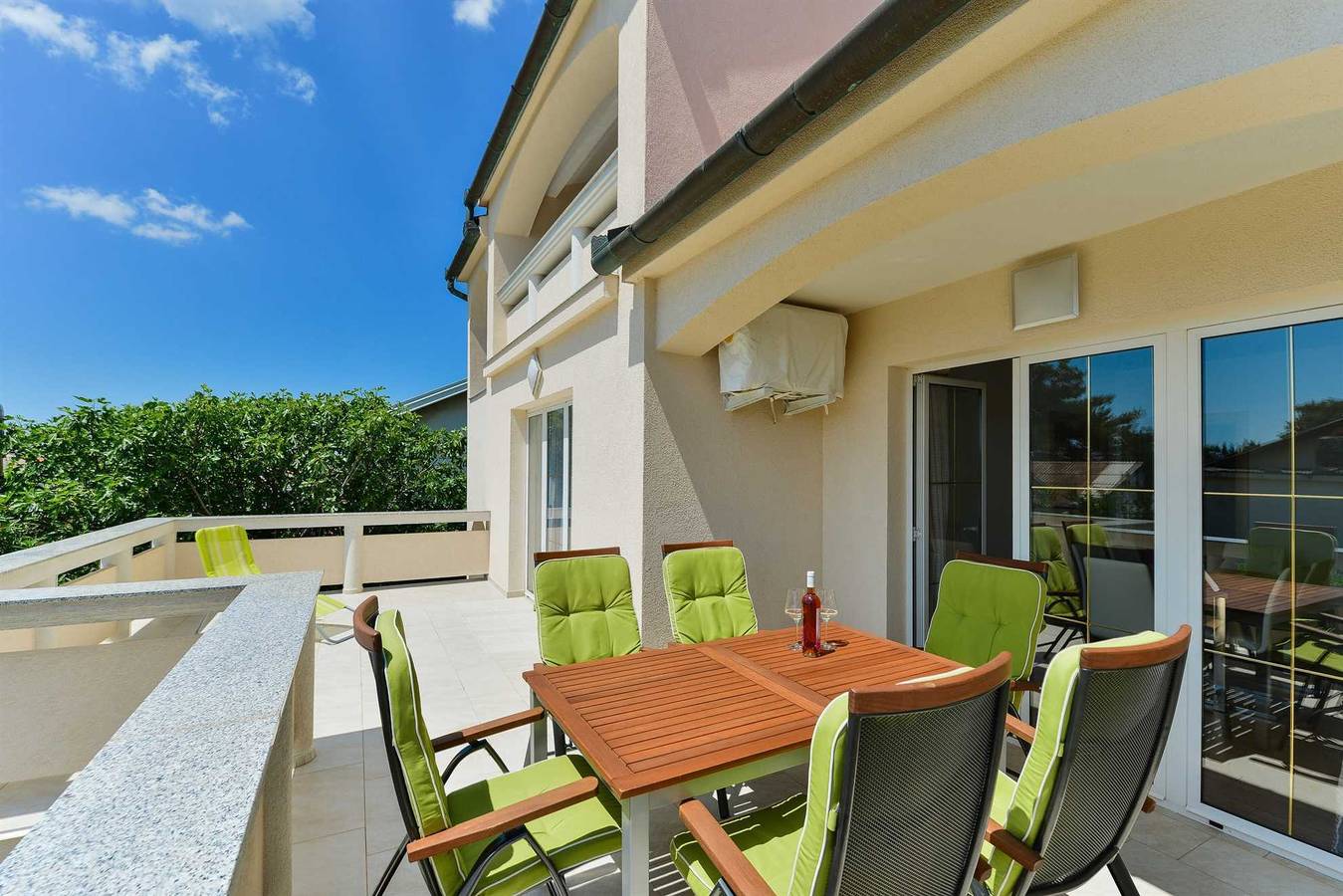 Ganze Wohnung, 200 m vom Strand | modern Fewo für 4-6 Personen | Klimaanlage, Wlan, Grill in Vir