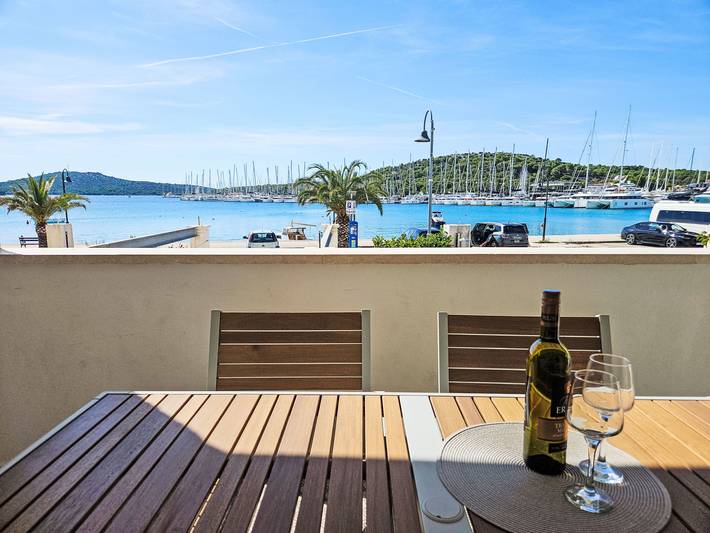 Ferienwohnung für 4 Personen, mit Terrasse in Rogoznica