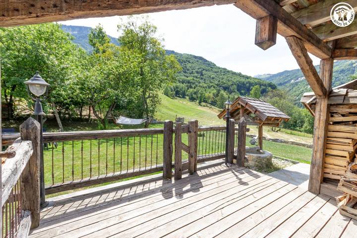 Gîte pour 6 personnes, avec terrasse et jardin à Aigueblanche - 4