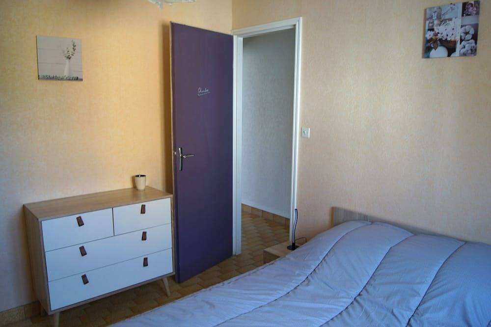 Appartement entier, Lara 5 - Grand T2 calme Chambre parentale Parking privatif près plage in Cap d'Agde, Agde