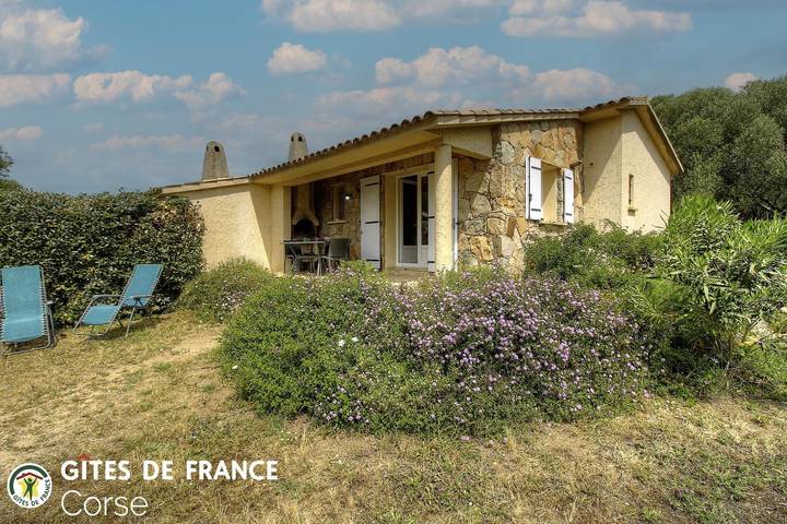 Gîte pour 4 personnes, avec Terrasse ainsi que Jardin et Vue