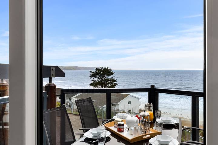 Apartamento entero, Schooner House - Panoramic Sea Views and Parking in Saundersfoot, Pembrokeshire