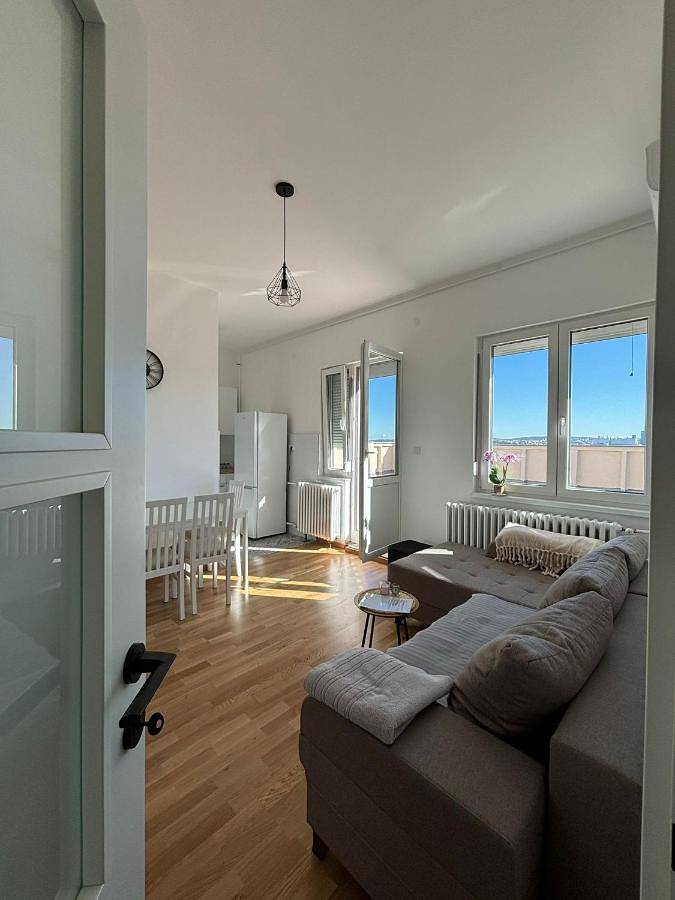 Ferienwohnung für 3 Personen, mit Terrasse und Ausblick in Belgrad