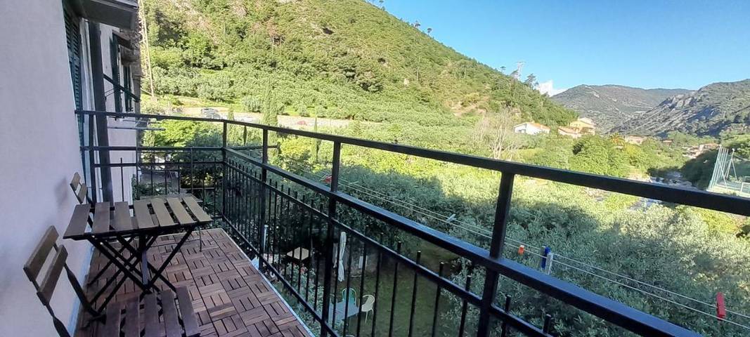 Gîte pour 6 personnes, avec vue et balcon à Cisano sul Neva - 4