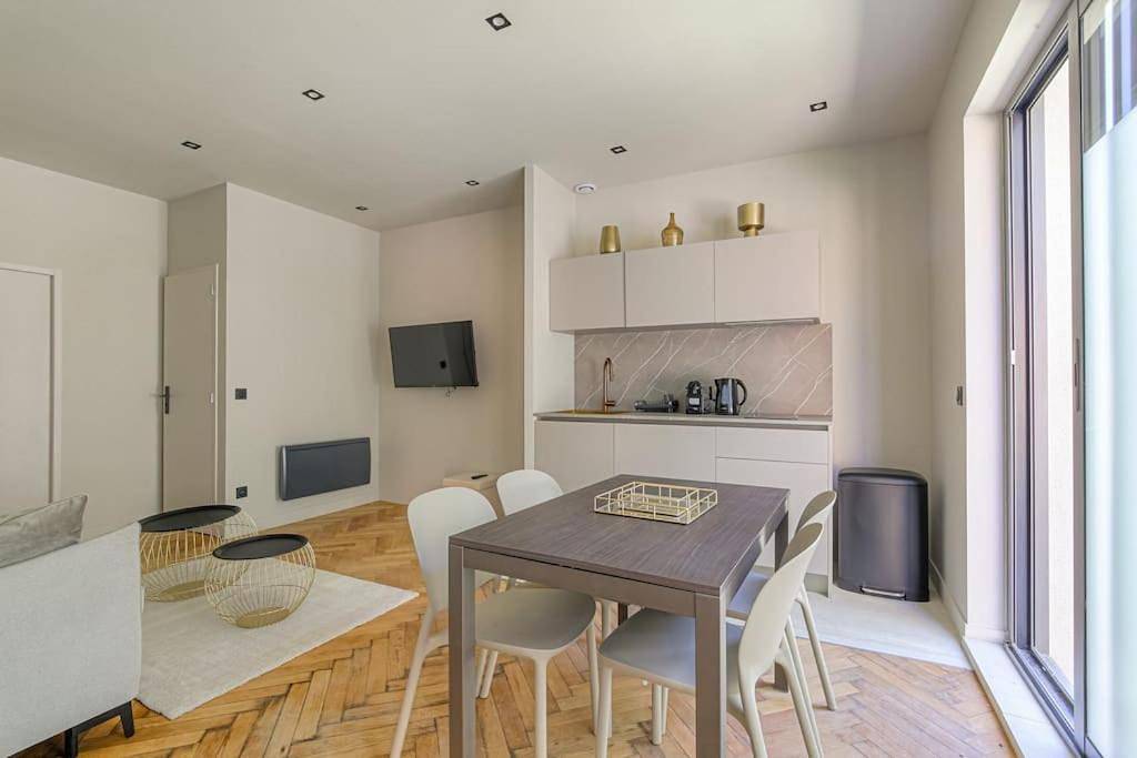 Appartement entier, One-Bedroom Apartment in Écully, Lyon et ses environs