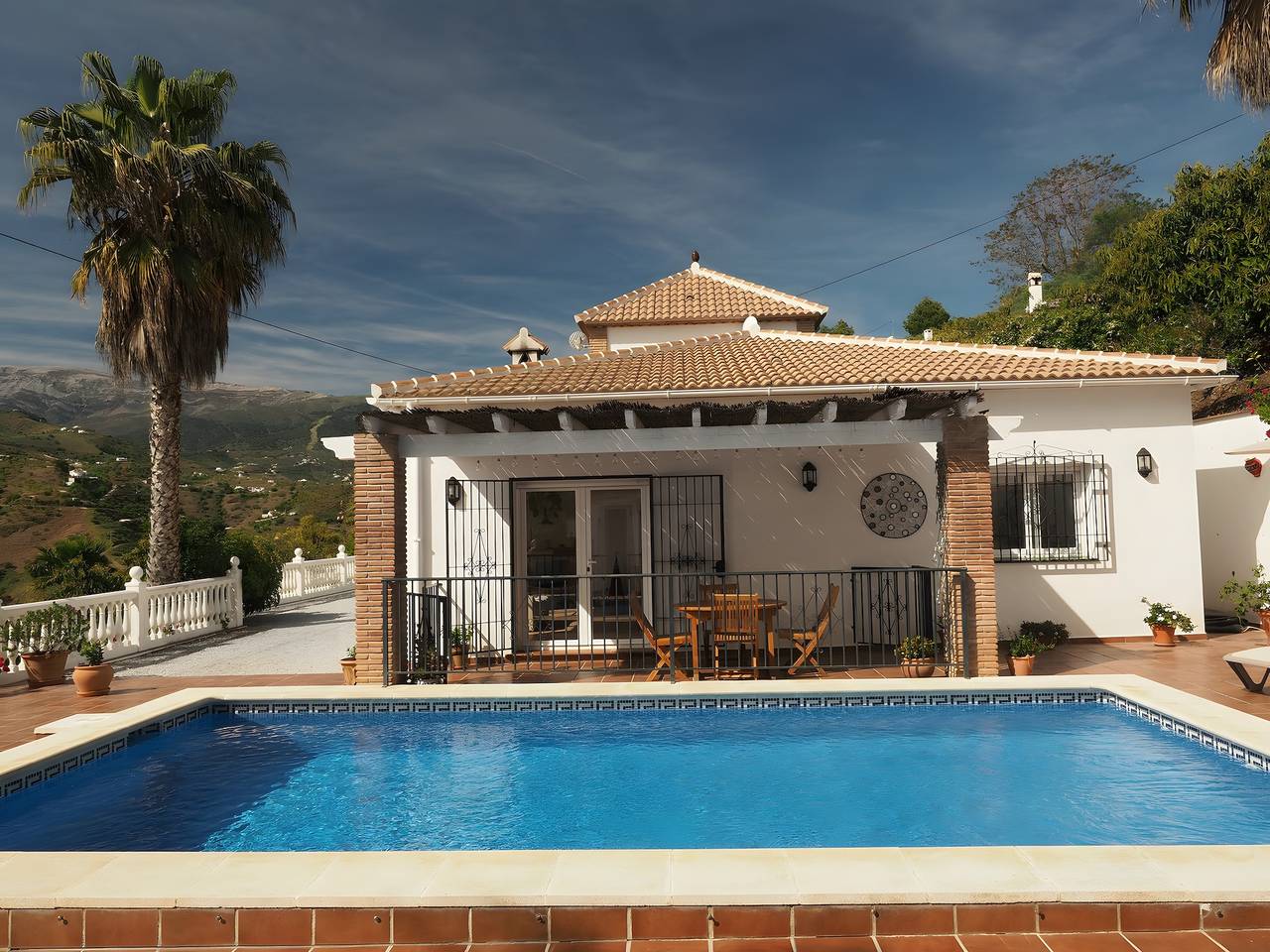 Casa Querencia : vue mer, Wi-Fi et climatisation in Sayalonga, Province de Málaga