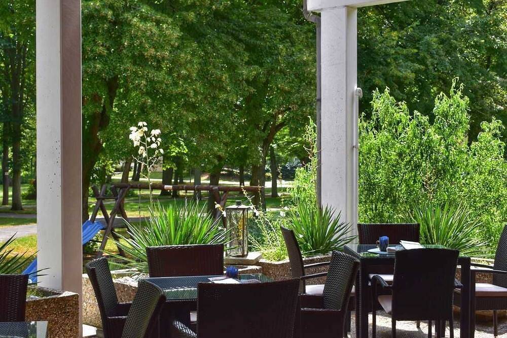 Großes Einzelzimmer - Reichels Parkhotel in Bad Windsheim, Steigerwald