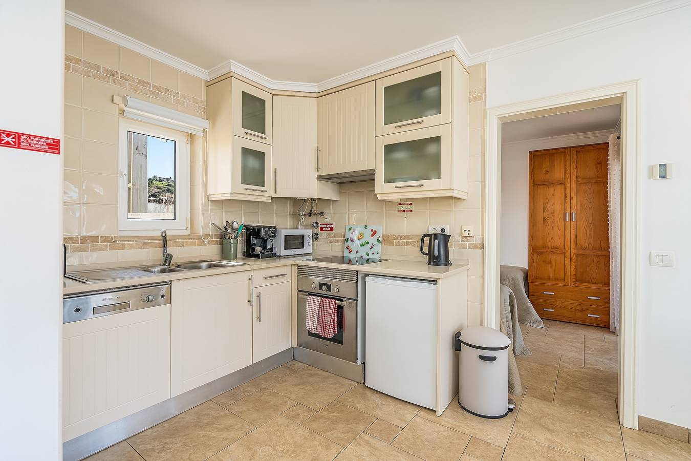 Appartement 'Beach Apt 1' met Uitzicht op Zee, Wifi en Airconditioning, foto 10