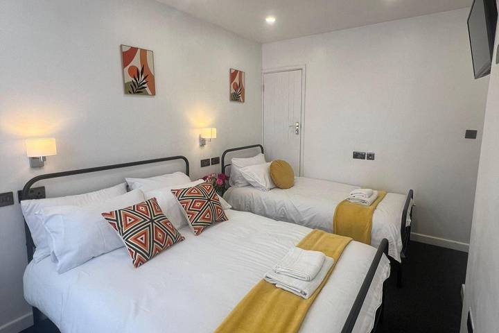 Florence House Sleeps 13 - Free Parking & Garden in Sandwell, Birmingham e dintorni