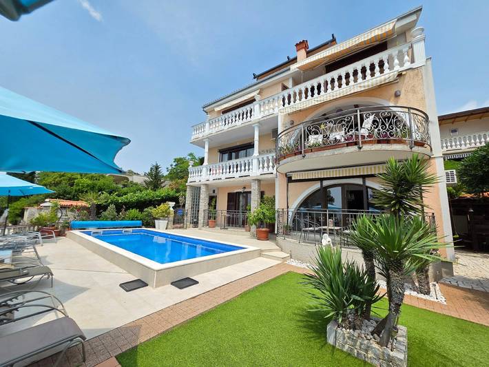 Ferienwohnung für 2 Personen, mit Garten und Terrasse in Novi Vinodolski