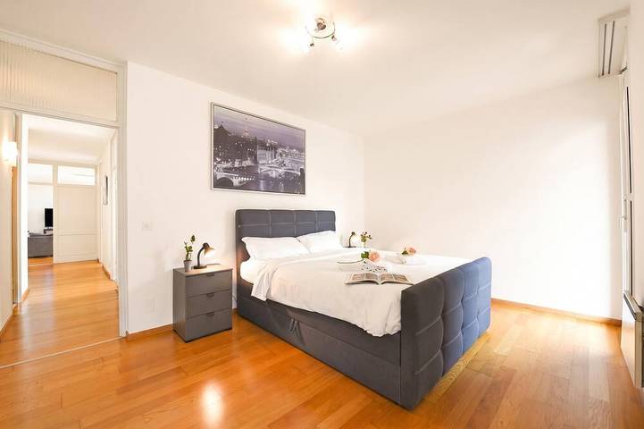 Appartamento intero, Imbarcadero Apartment in Locarno with Balcony and Parking, Locarno, Switzerland in Locarno, Alpi Ticinesi e del Verbano
