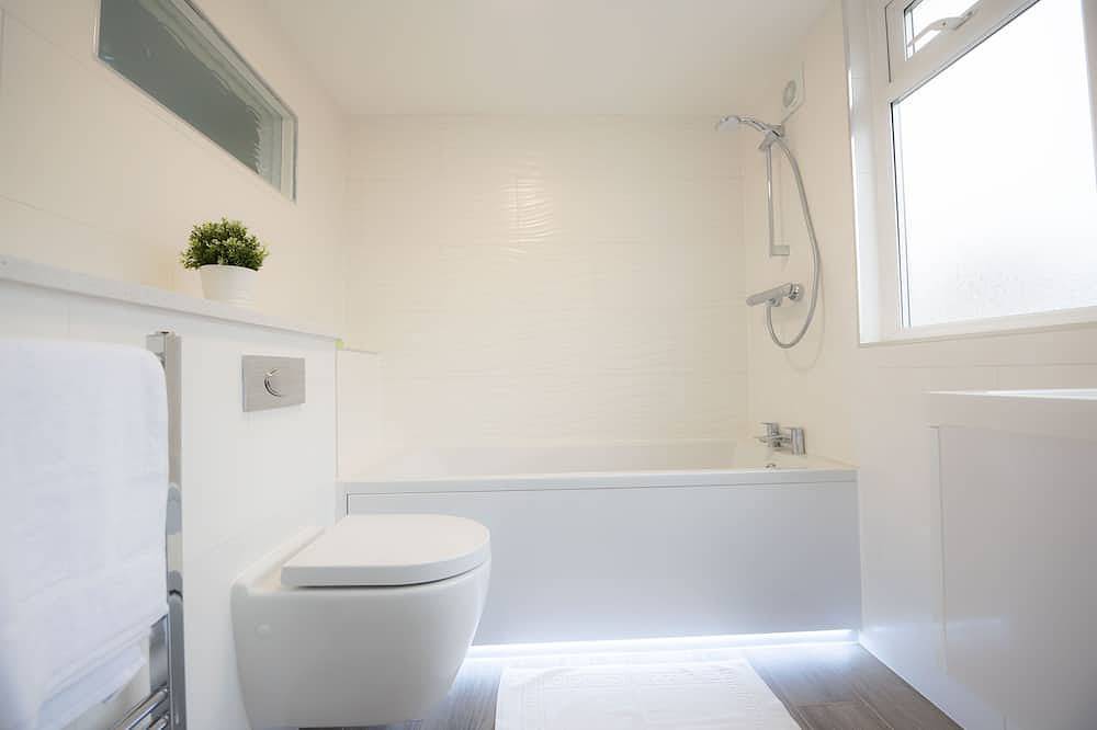 Apartamento entero, De Lujo-Apartamento-Baño con bañera-Vista al Jardín in Reading, Berkshire