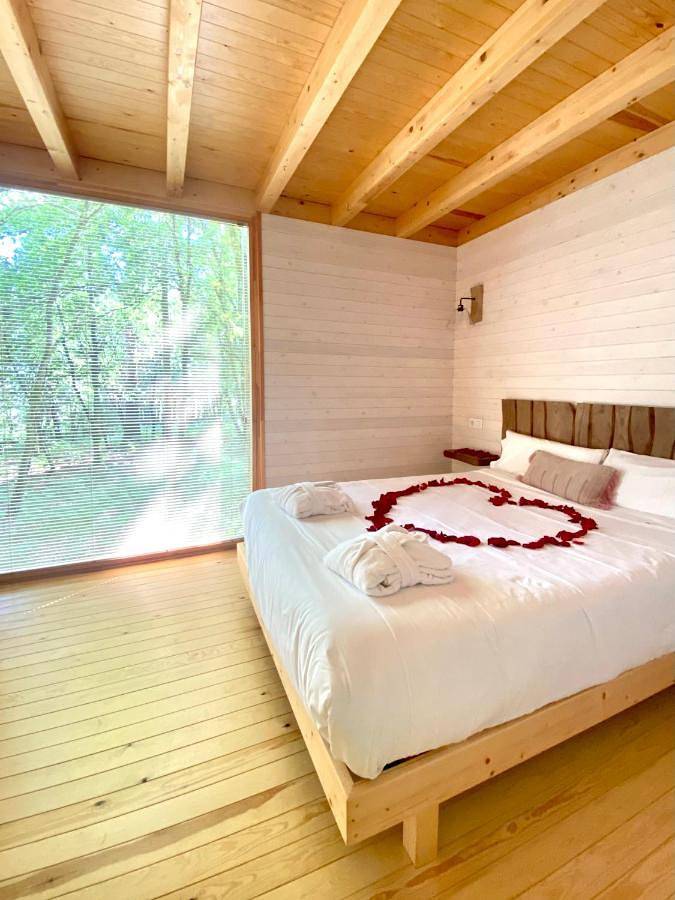 Cabañas Enoturismo María Manuela in Boqueijón, Provincia de La Coruña