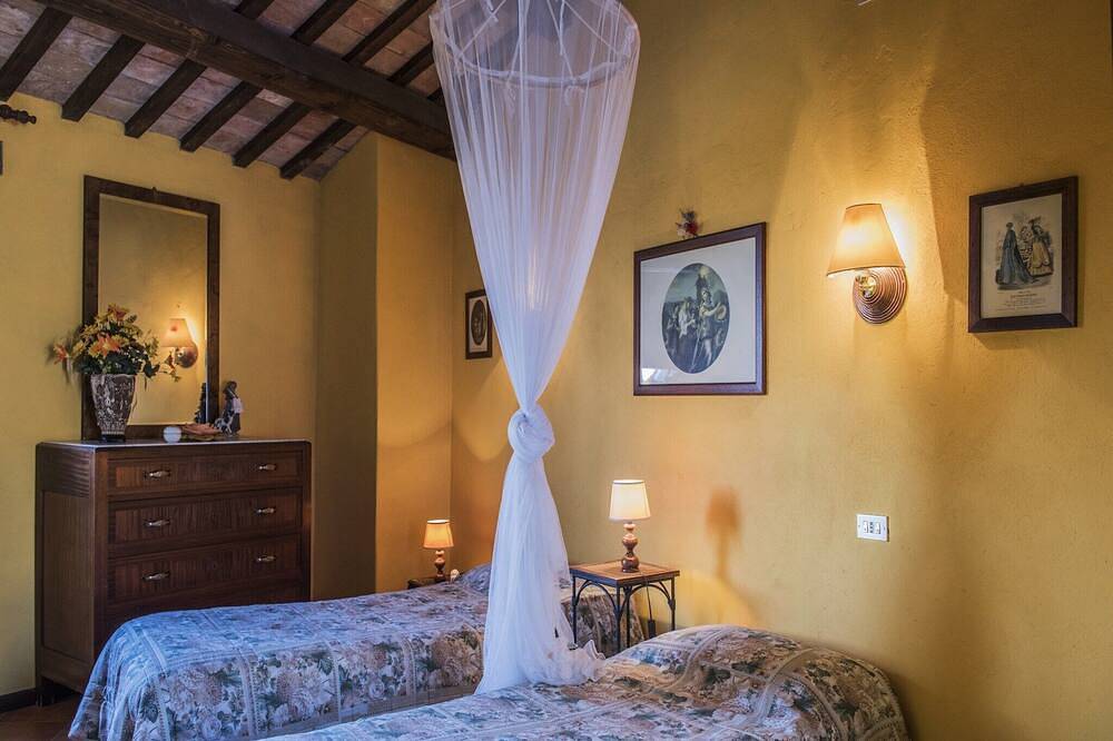 Apartment in Sibillini with Pool & Solarium in Amandola, Monti Sibillini National Park