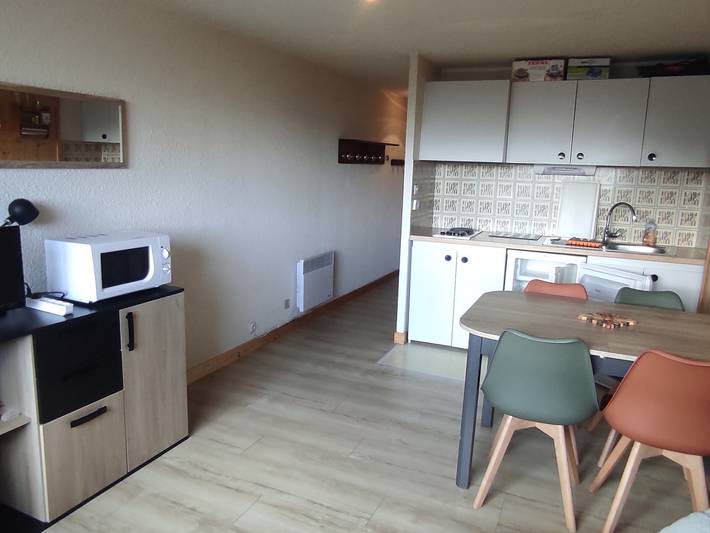 Gîte pour 4 personnes, avec balcon dans Office De Tourisme Super Besse