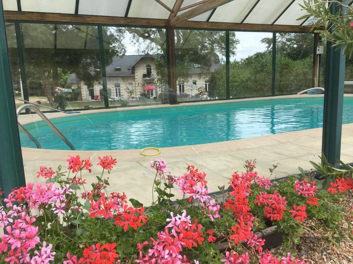 Chateau Vary and Loire Valley Cottages in Jarzé, Région d'Angers
