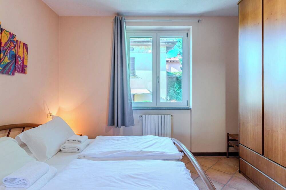Ganze Wohnung, Schöne Wohnung für 4 Leute mit  W-Lan, Klimaanlage, Tv und Innenhof in Trezzone, Veltlin