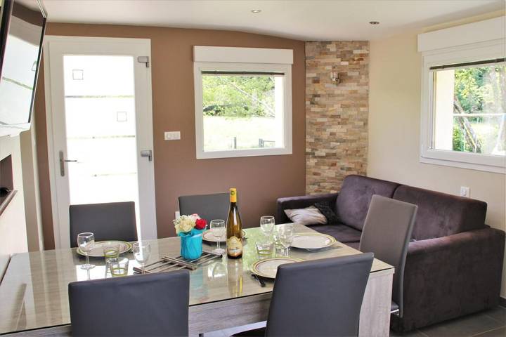 Gîte pour 5 personnes, avec piscine et vue ainsi que terrasse et bassin pour enfant dans Vienville - 2