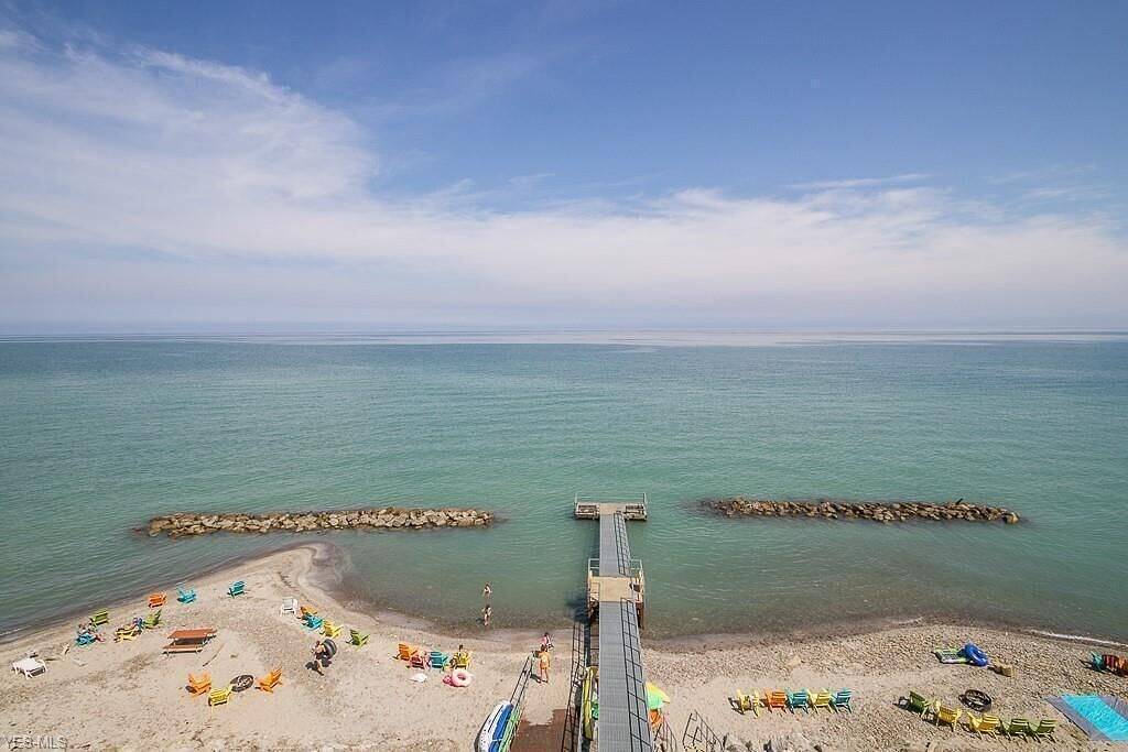 Ganze Wohnung, Lakefront Condo mit eigenem Strand und Innenpool! in Geneva-on-the-Lake, Ashtabula County