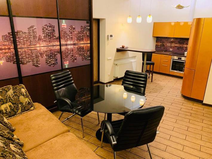 Apartamento para 6 personas, con piscina además de jardín y vistas, Se admiten mascotas en Odesa