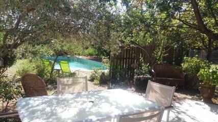 Gîte pour 2 Personnes dans La Capelle-et-Masmolène, Région de Nîmes, Photo 1
