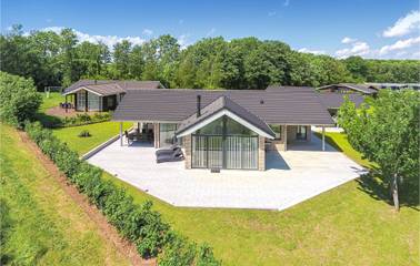 Ferienhaus für 8 Personen, mit Whirlpool und Terrasse sowie Garten in Mommark